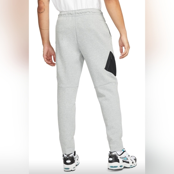 Nike Sportswear Tech Fleece Pant - Picture 2 of 4